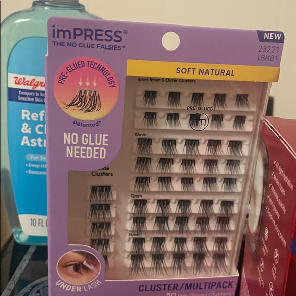 Positively Radiant Brightening Cleanser and Scrub Set - Picture 5 of 17